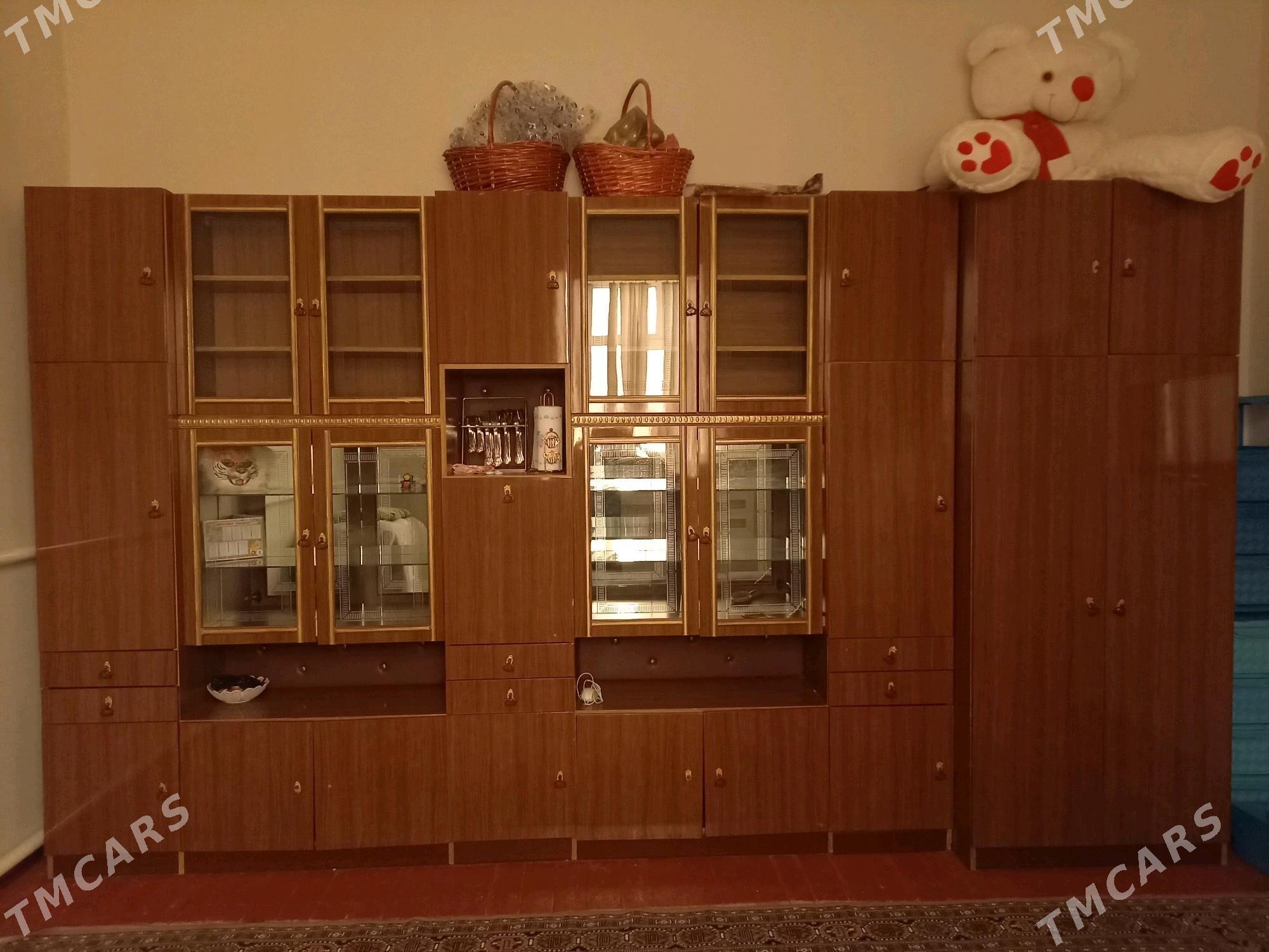 Стенка рассийиски - Гурбансолтан Едже - img 2