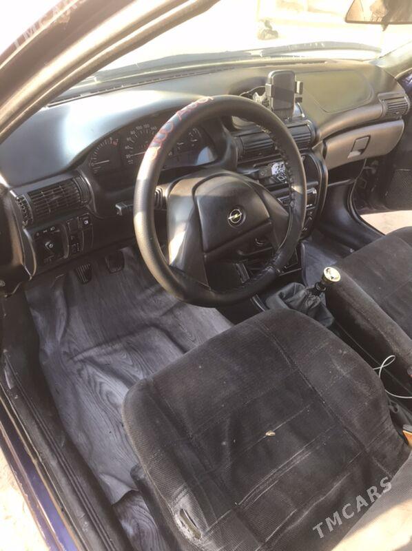 Opel Astra 1993 - 25 000 TMT - Дарганата - img 3