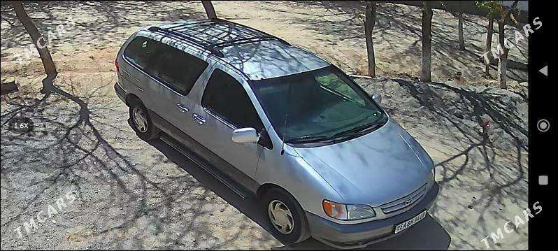 Toyota Sienna 2001 - 198 000 TMT - Керки - img 1