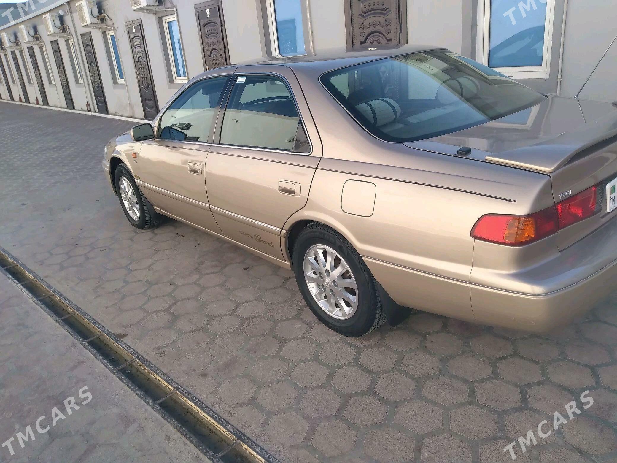 Toyota Camry 1999 - 160 000 TMT - Мары - img 2