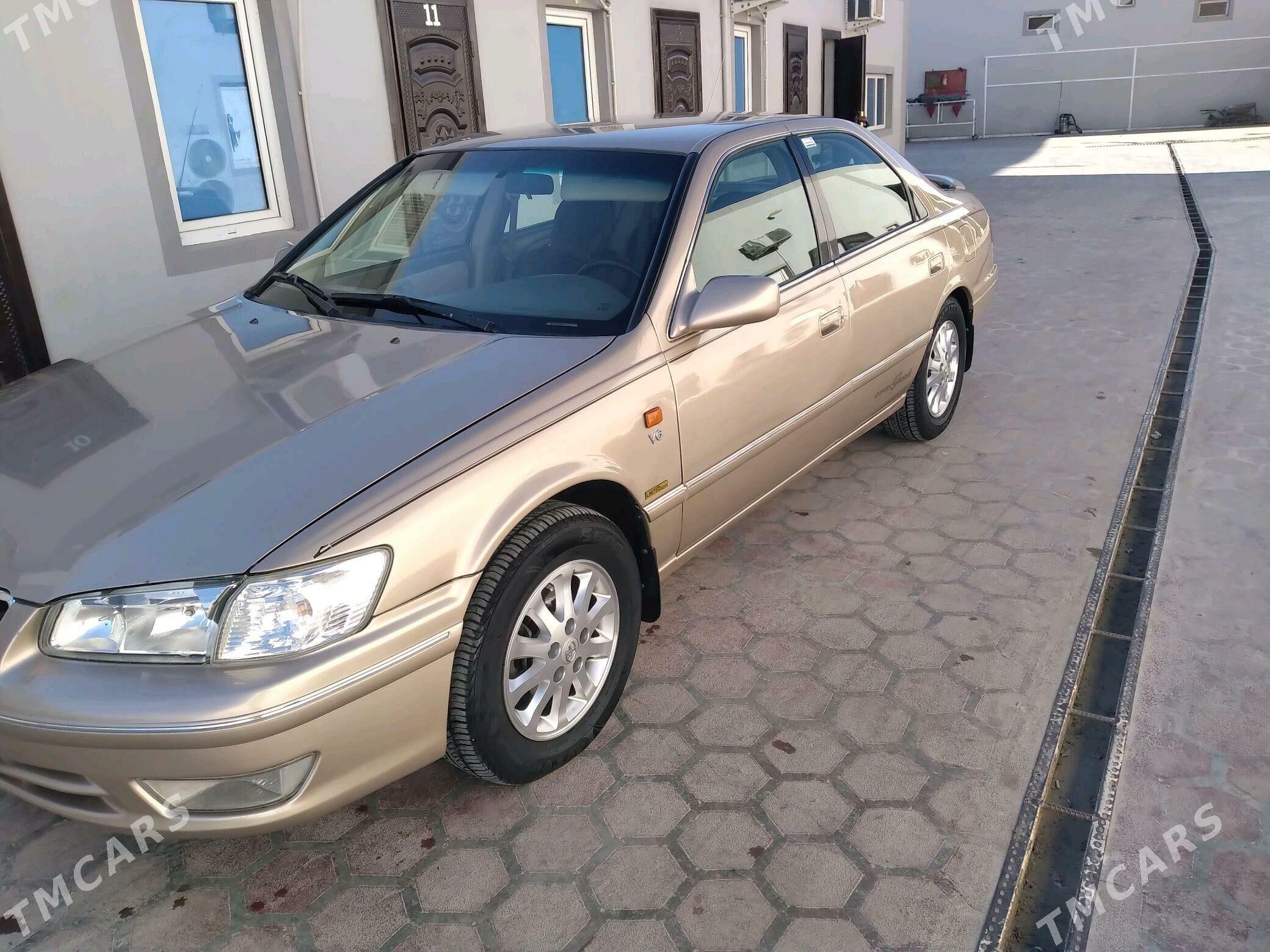 Toyota Camry 1999 - 160 000 TMT - Мары - img 1