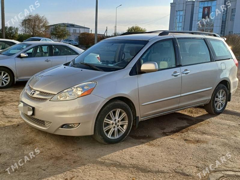 Toyota Sienna 2009 - 260 000 TMT - Шабатский этрап - img 1