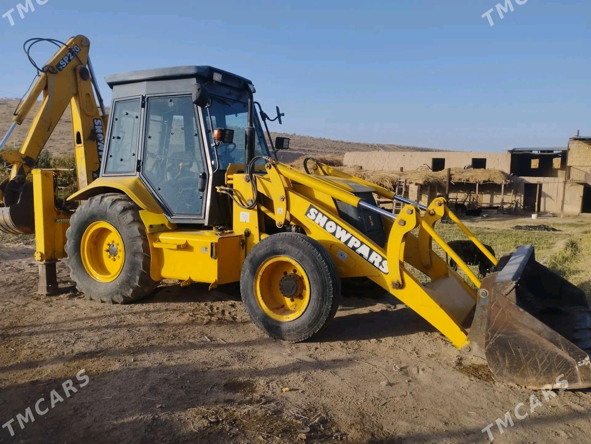 JCB 3CX ECO 2014 - 250 000 TMT - Seýdi - img 1