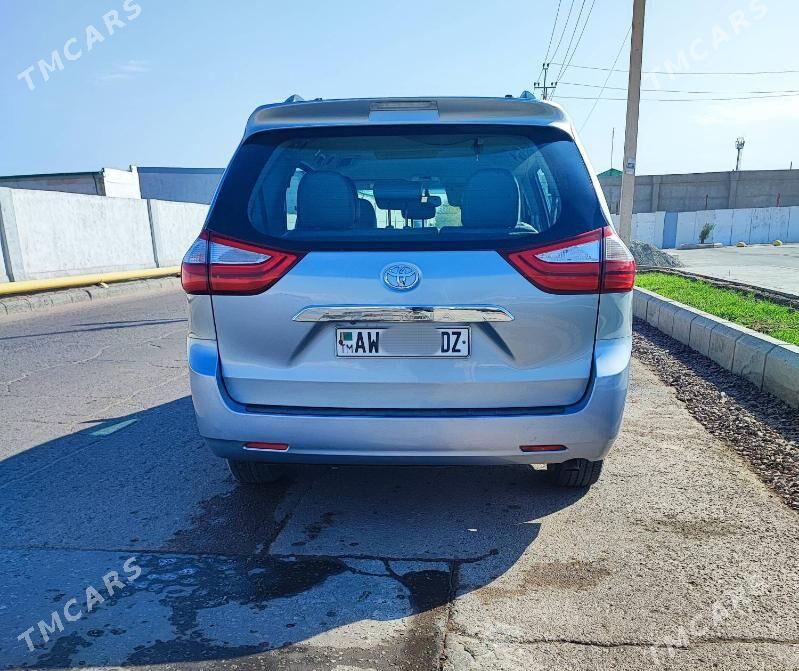 Toyota Sienna 2017 - 360 000 TMT - Кёнеургенч - img 2