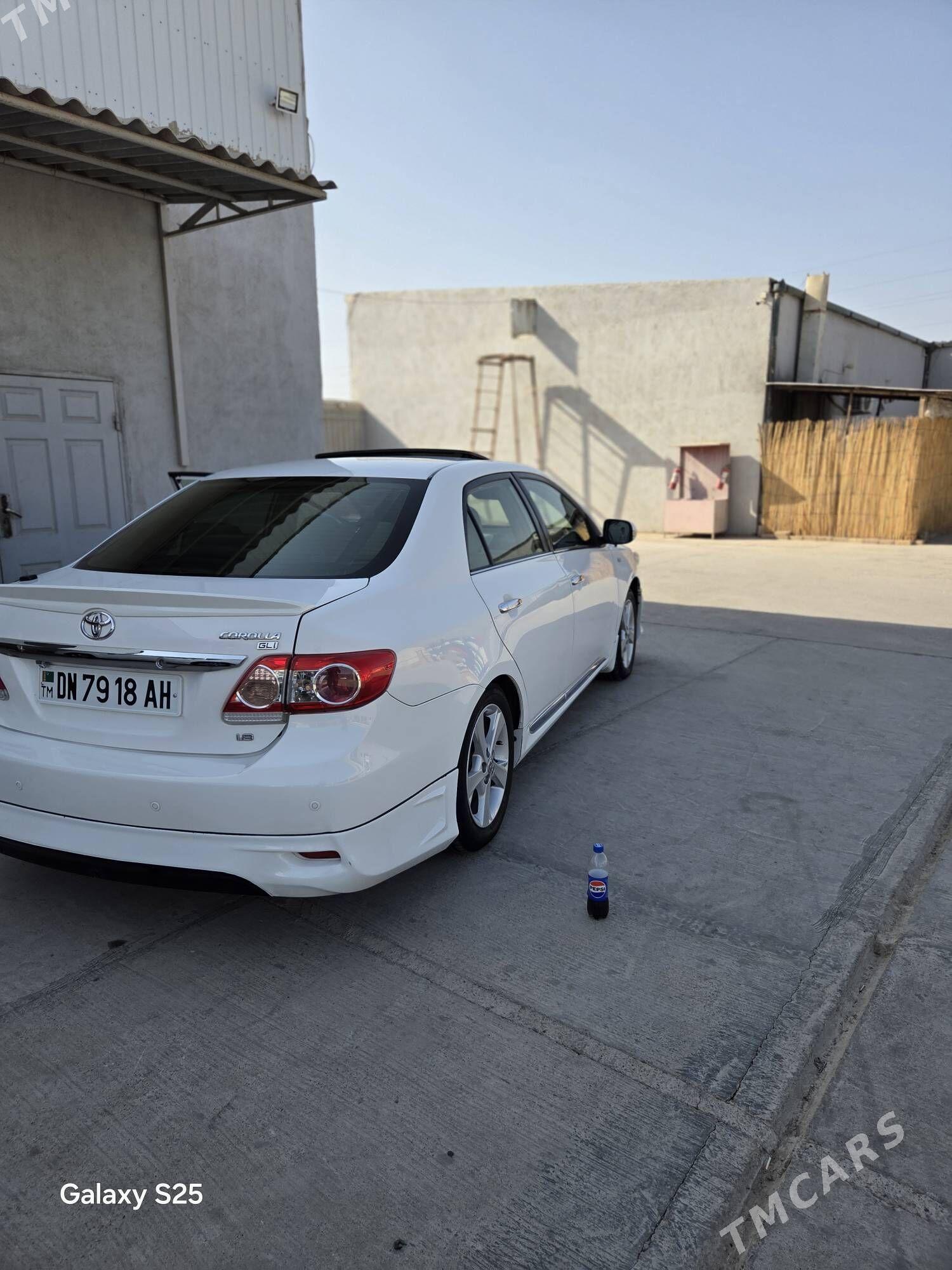 Toyota Corolla 2013 - 230 000 TMT - 10 мкр - img 6