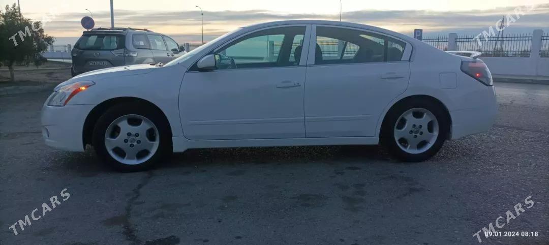 Toyota Camry 2010 - 100 000 TMT - Байрамали - img 3