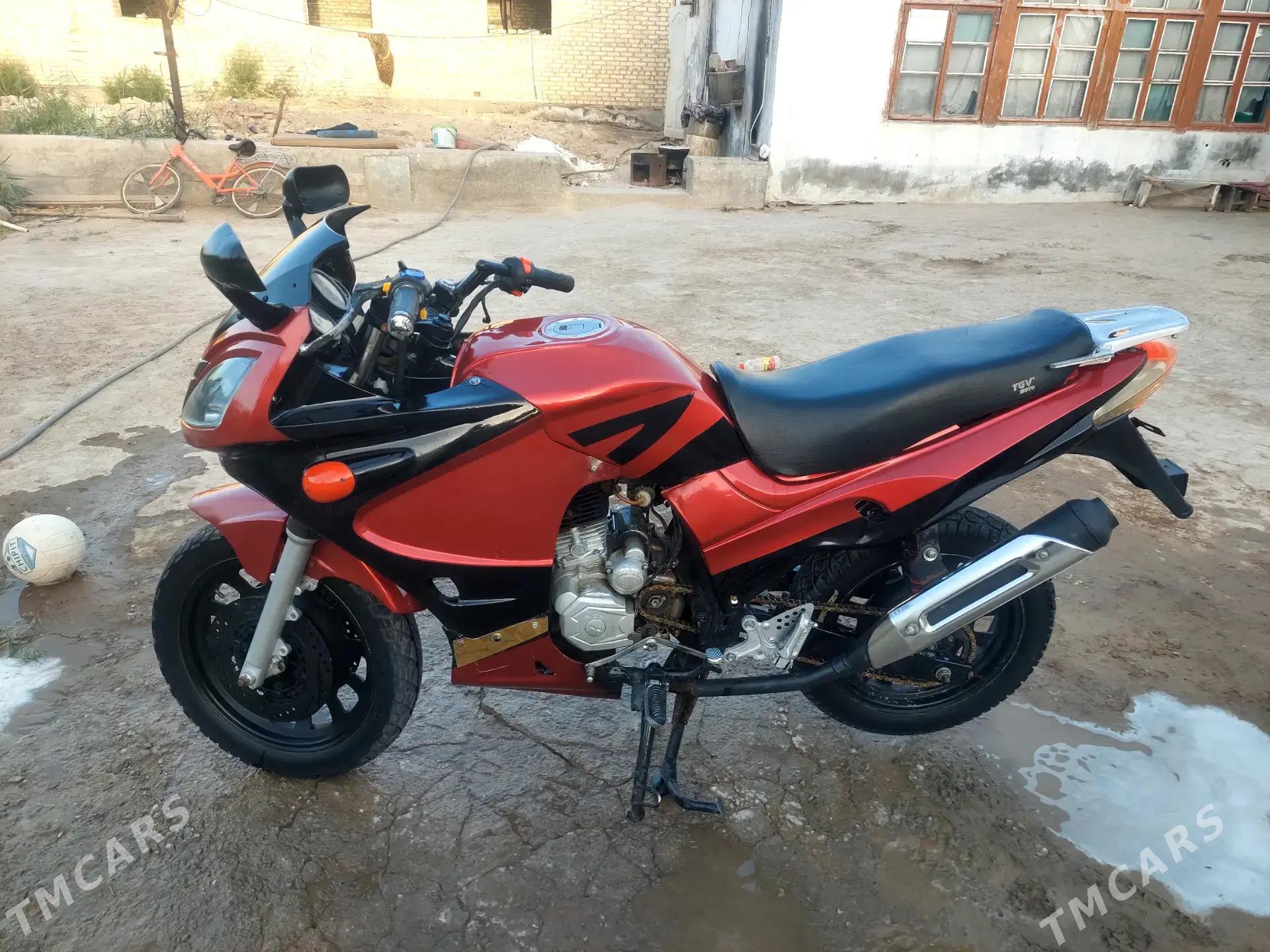 Fekon FK200-14G 2010 - 22 500 TMT - Чарджоу - img 2