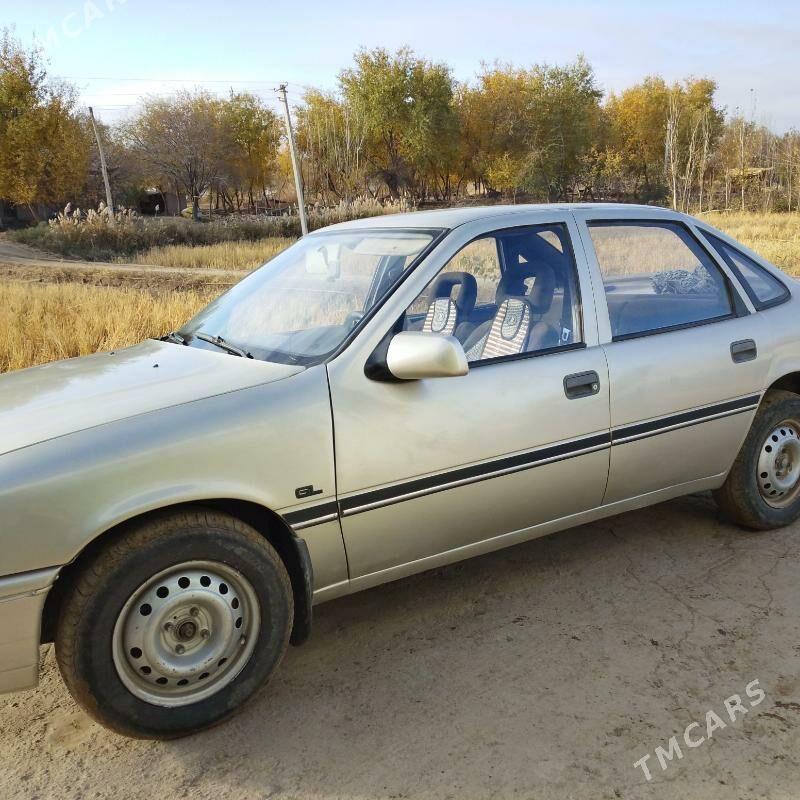 Opel Vectra 1990 - 35 000 TMT - Гурбансолтан Едже - img 6