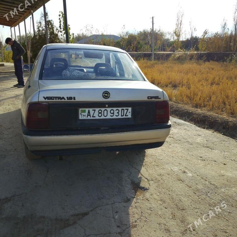 Opel Vectra 1990 - 35 000 TMT - Гурбансолтан Едже - img 2