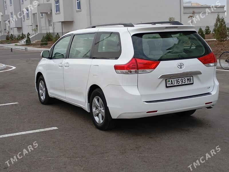 Toyota Sienna 2012 - 280 000 TMT - Мары - img 4