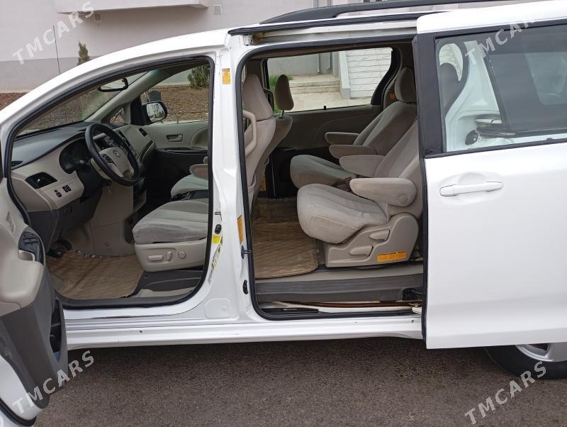 Toyota Sienna 2012 - 280 000 TMT - Мары - img 10