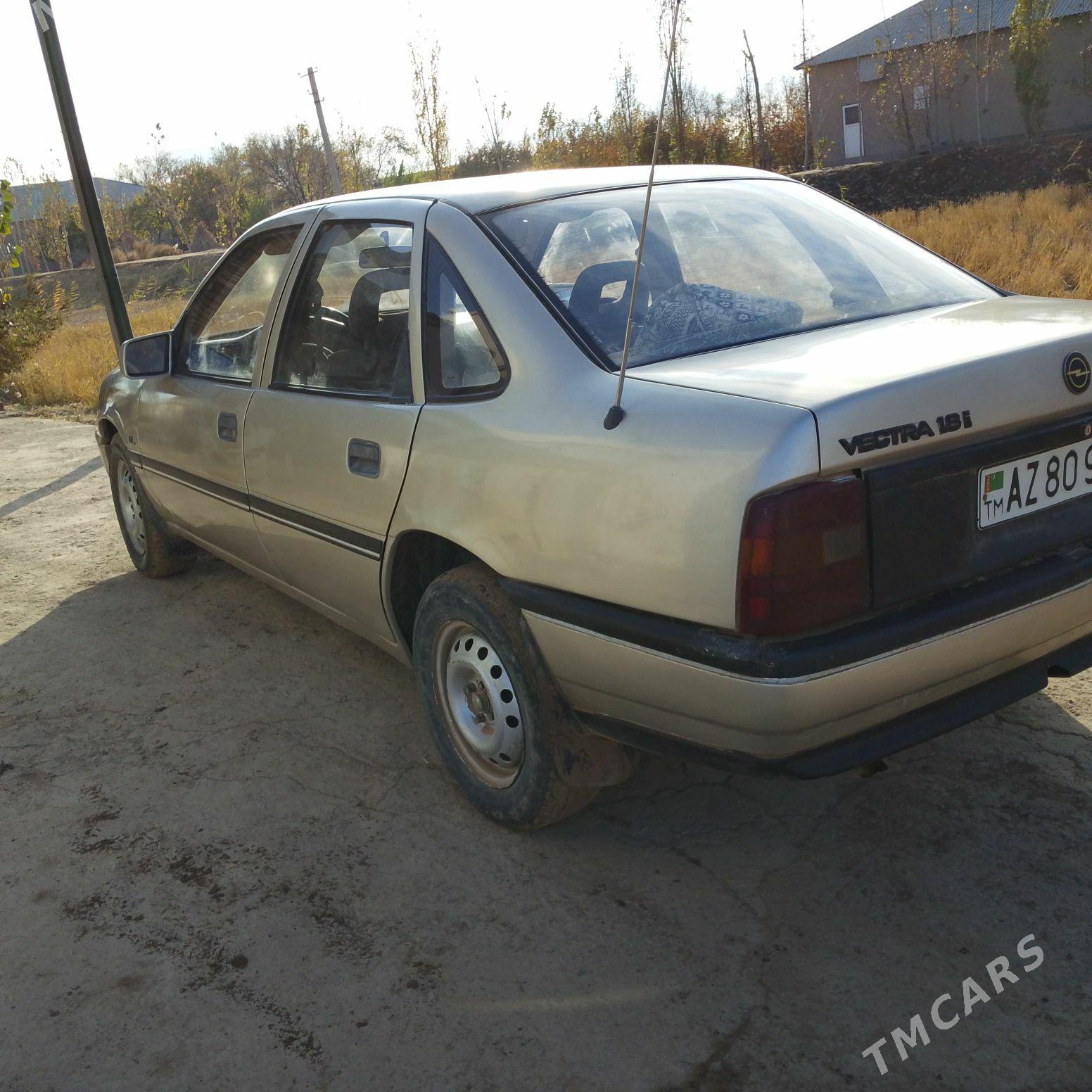 Opel Vectra 1990 - 35 000 TMT - Гурбансолтан Едже - img 1