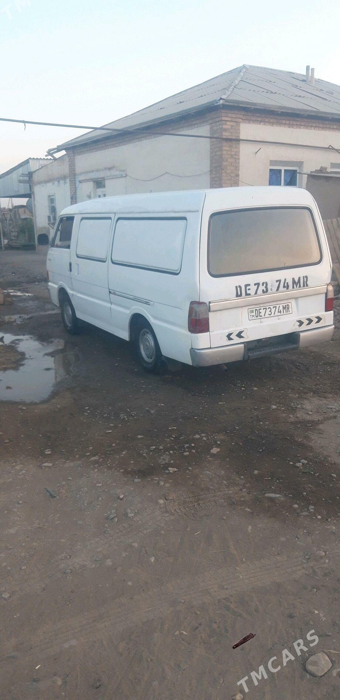 Toyota Hiace 1997 - 60 000 TMT - Мургап - img 2