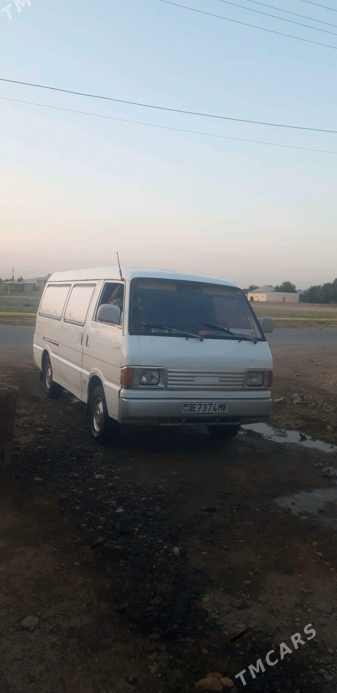 Toyota Hiace 1997 - 60 000 TMT - Мургап - img 3