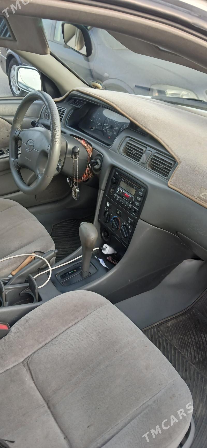 Toyota Camry 2001 - 150 000 TMT - Дашогуз - img 2