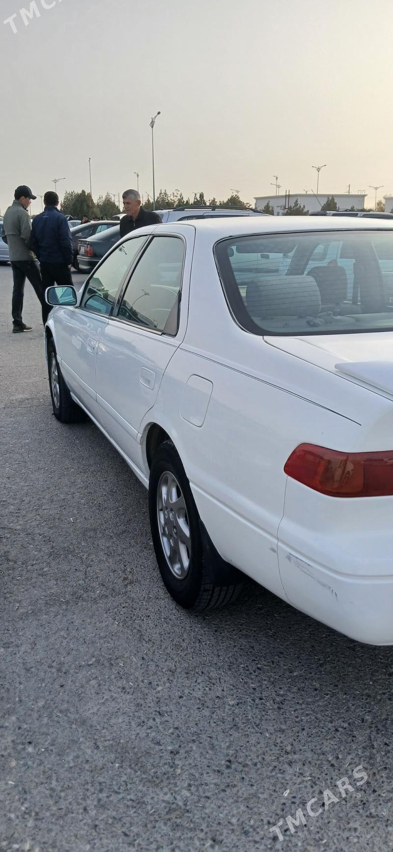 Toyota Camry 2001 - 150 000 TMT - Дашогуз - img 4