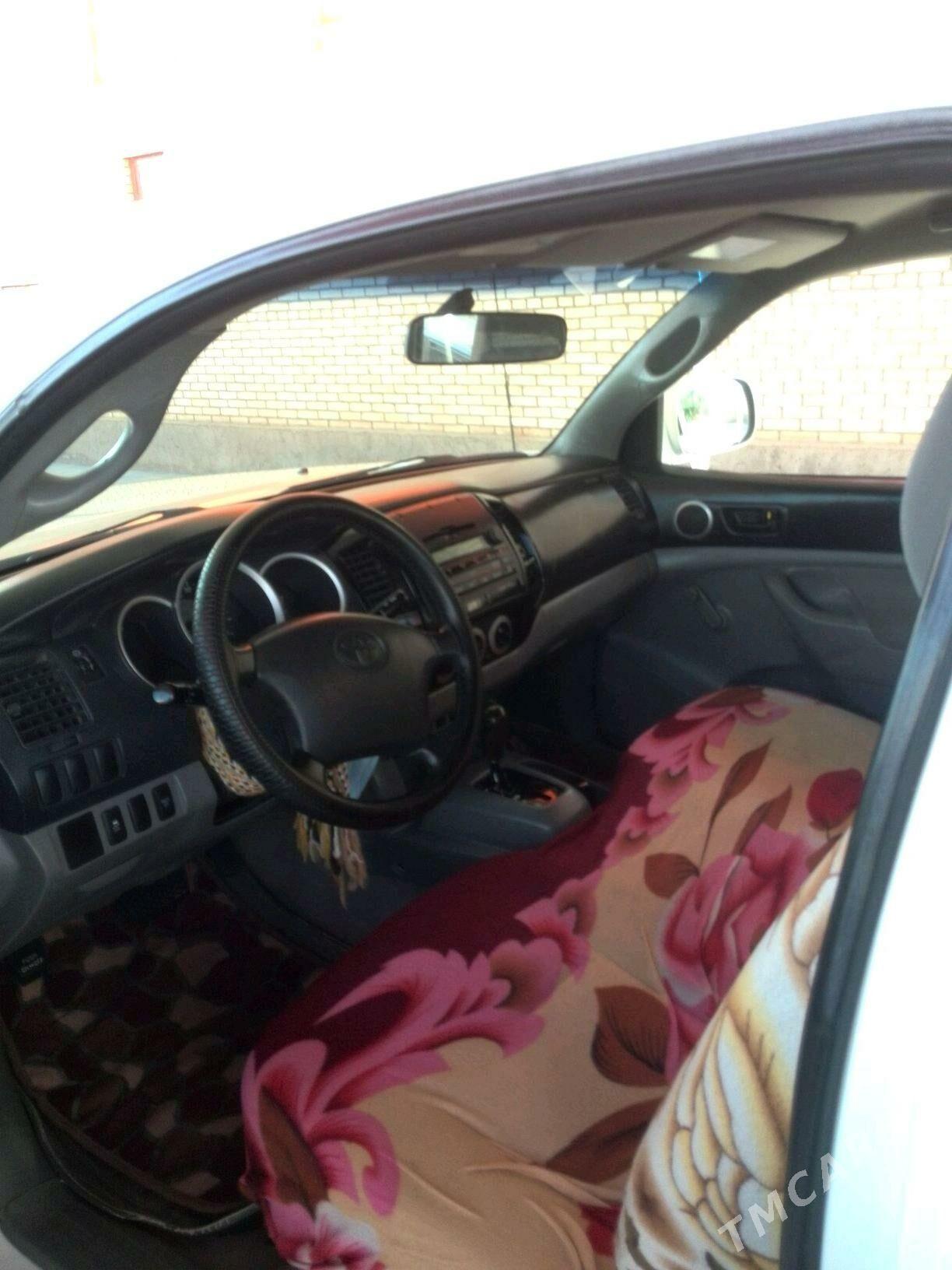 Toyota Tacoma 2009 - 185 000 TMT - Sarahs - img 3