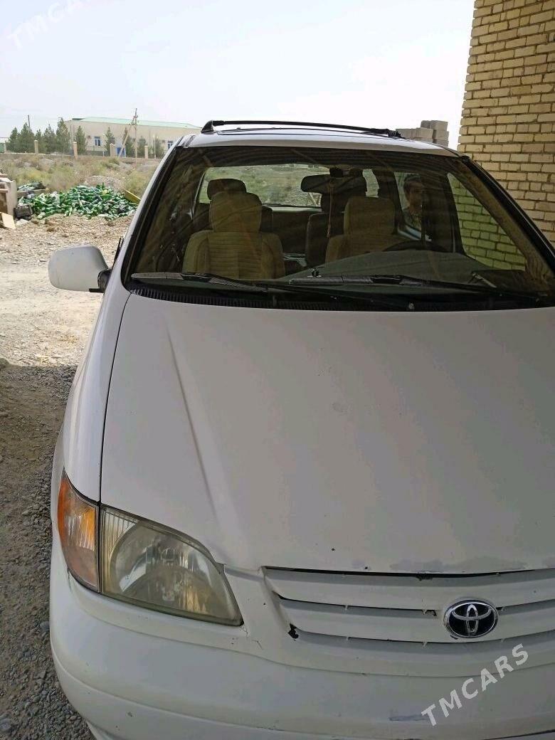 Toyota Sienna 2002 - 145 000 TMT - Мары - img 4