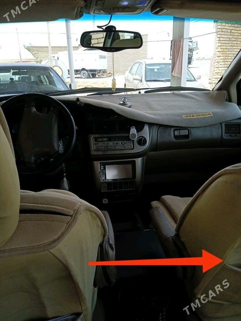 Toyota Sienna 2002 - 145 000 TMT - Мары - img 9