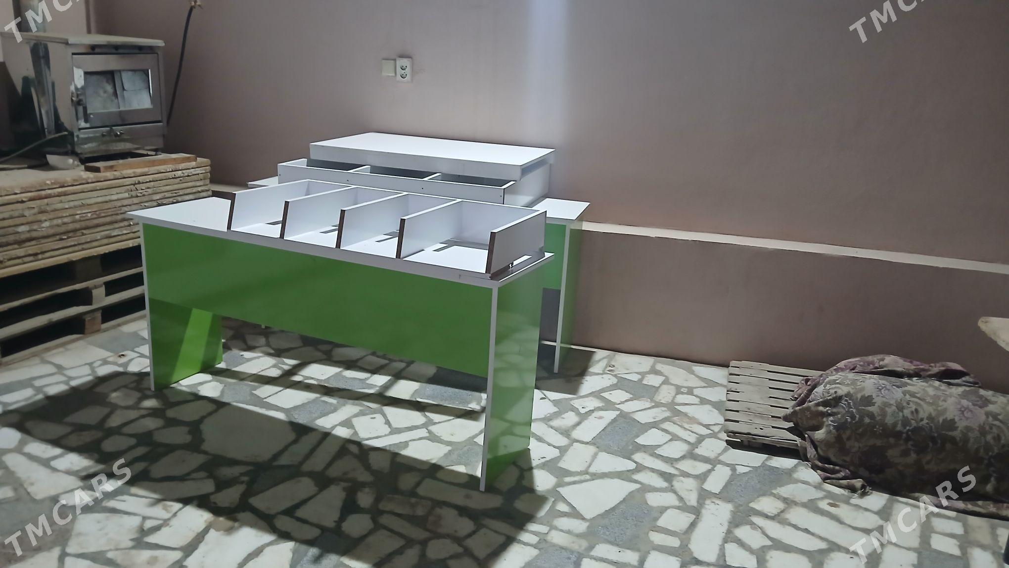 polkalar we kassa stoly - Туркменбаши - img 2