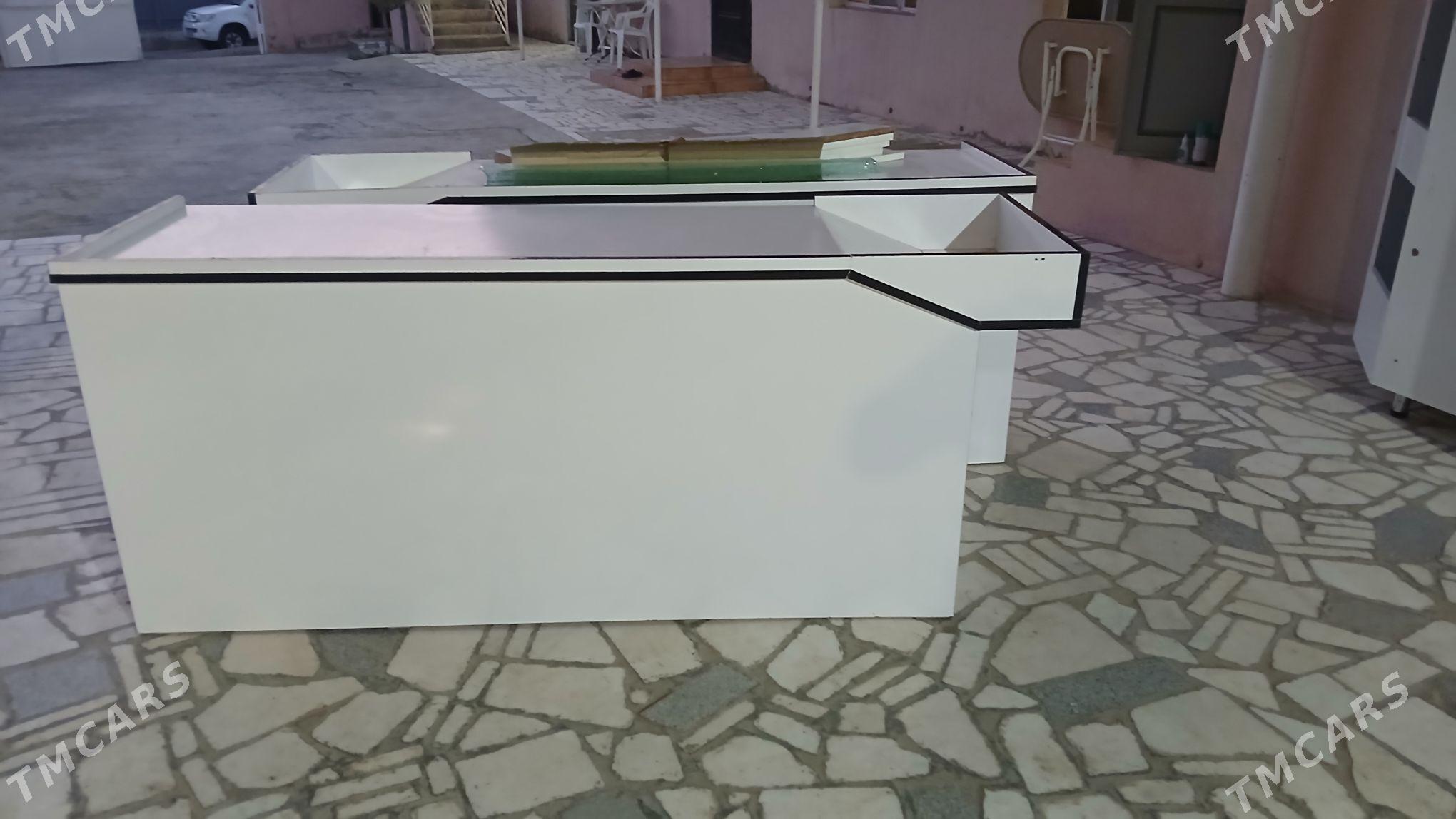 polkalar we kassa stoly - Туркменбаши - img 1