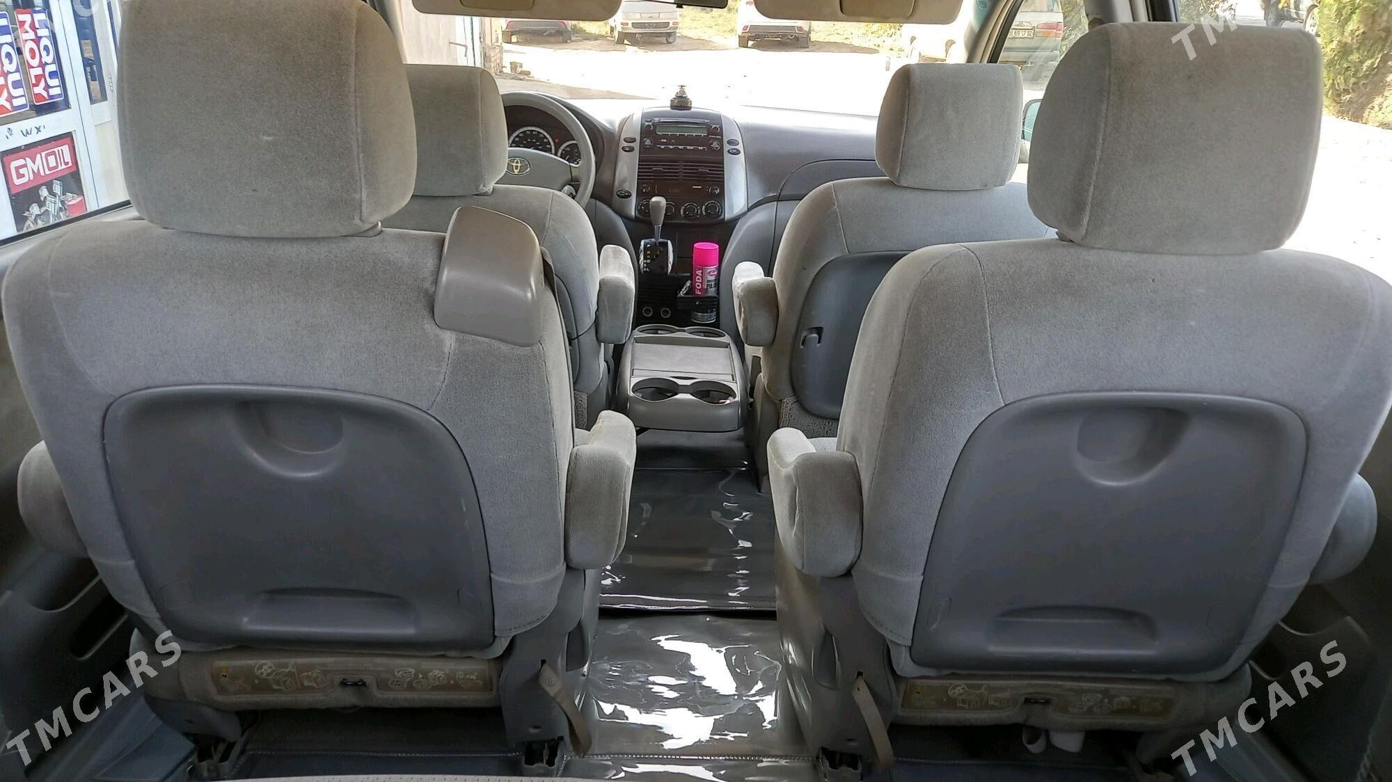 Toyota Sienna 2008 - 240 000 TMT - Гурбансолтан Едже - img 4