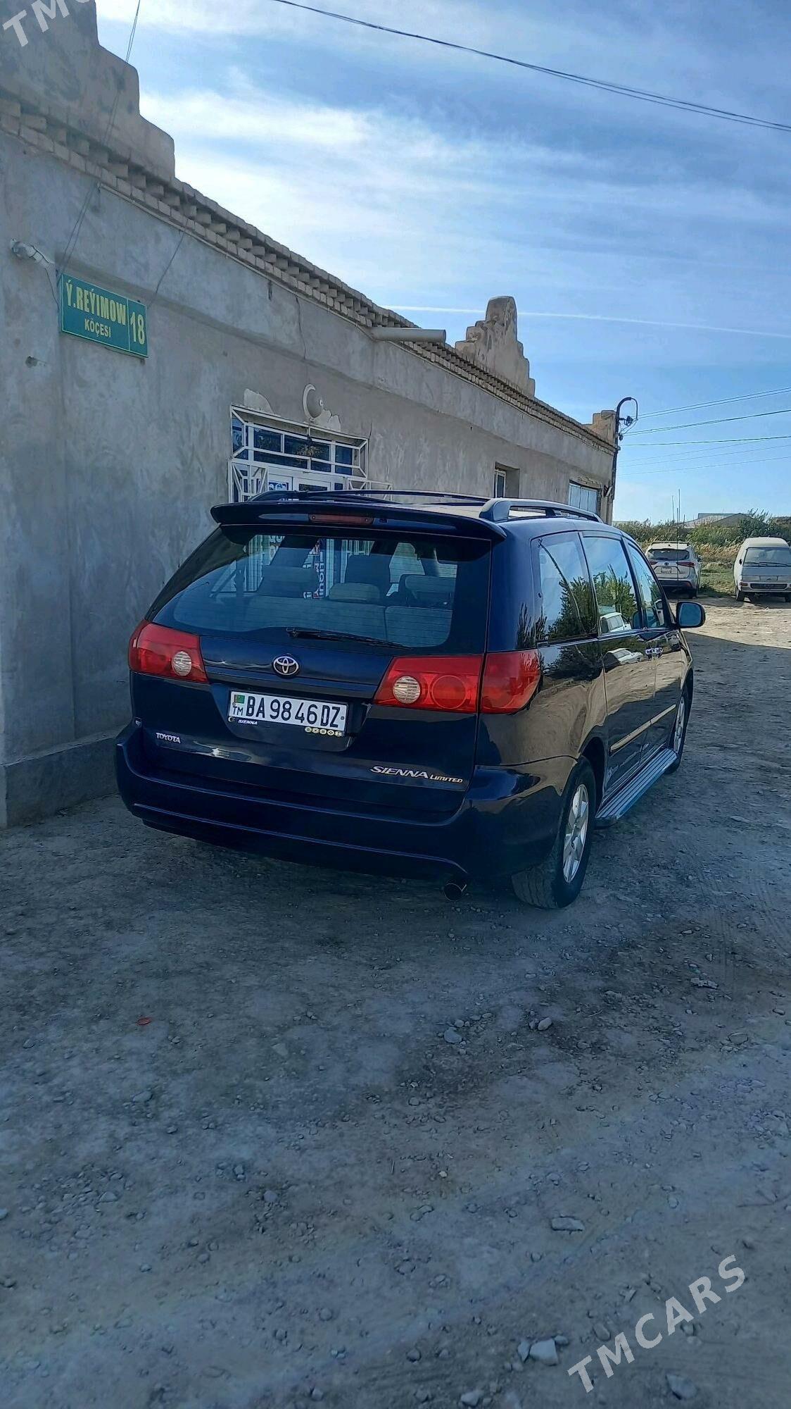 Toyota Sienna 2008 - 240 000 TMT - Гурбансолтан Едже - img 3