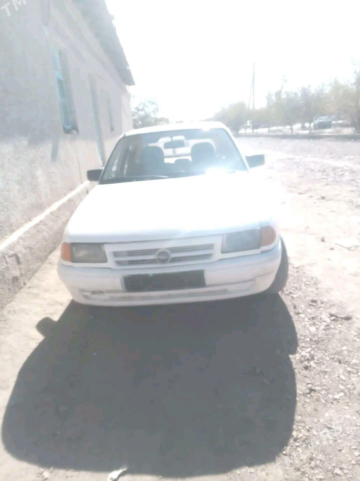 Opel Astra 1992 - 30 000 TMT - Кёнеургенч - img 4