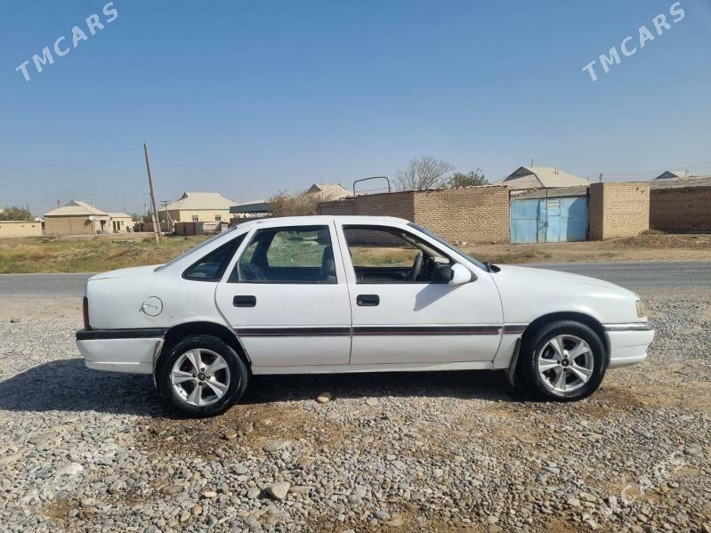Opel Vectra 1990 - 25 000 TMT - Мары - img 6