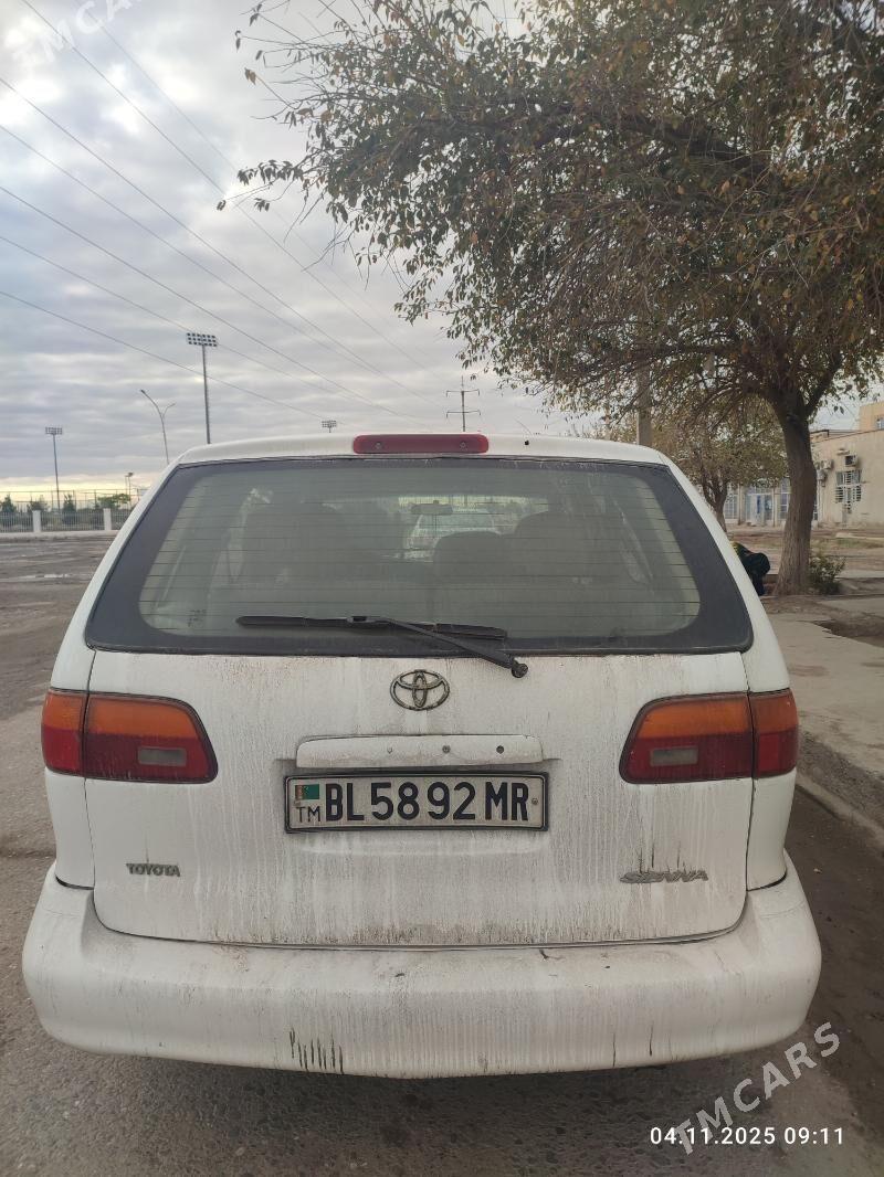 Toyota Sienna 1999 - 135 000 TMT - Мары - img 4