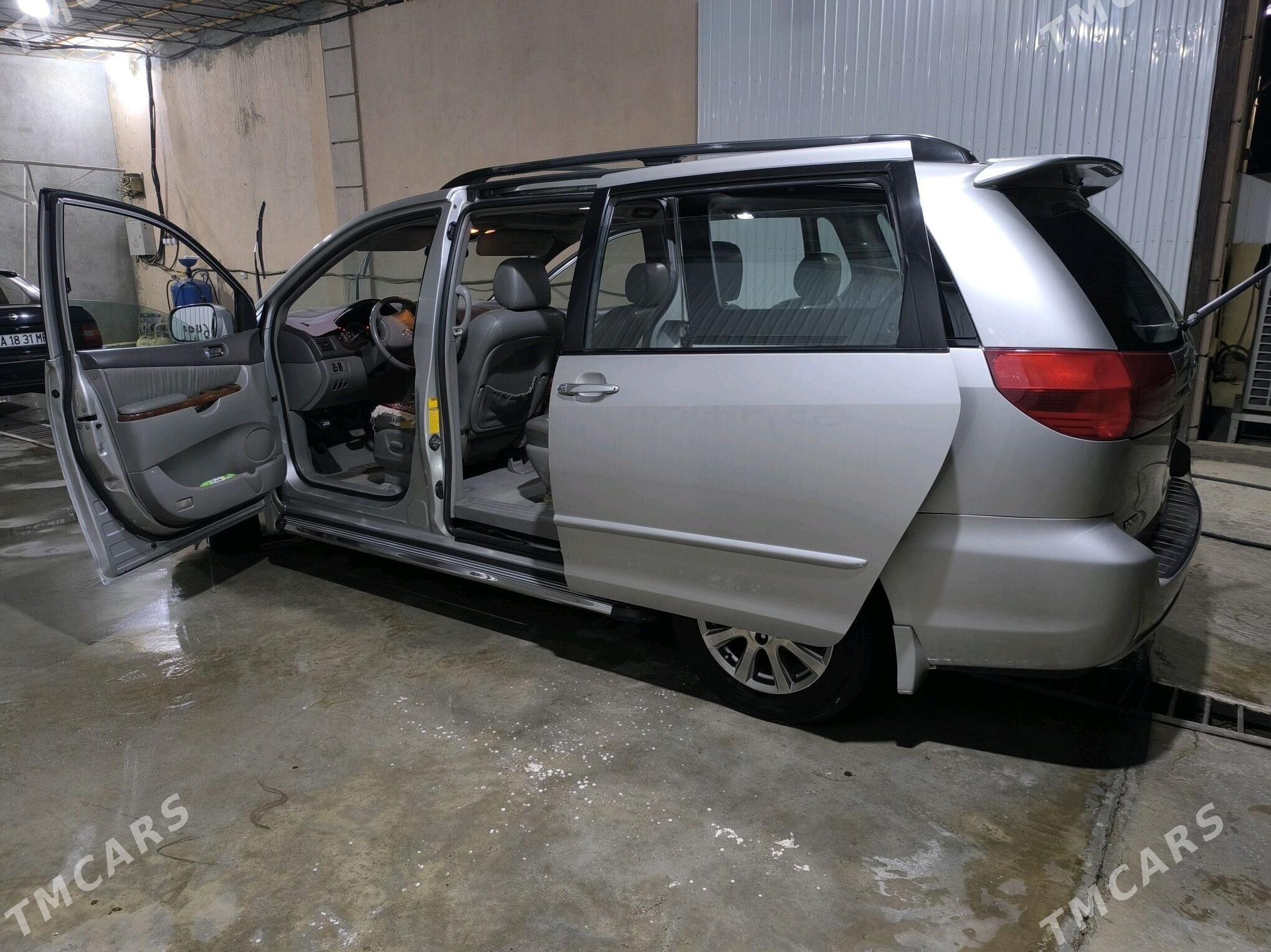 Toyota Sienna 2004 - 265 000 TMT - Мары - img 2