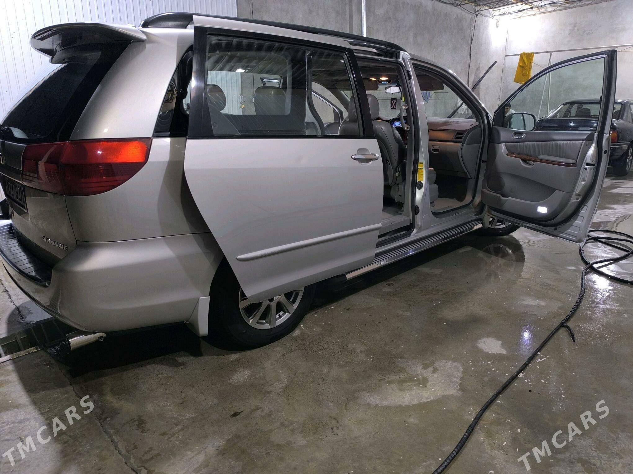Toyota Sienna 2004 - 265 000 TMT - Мары - img 3
