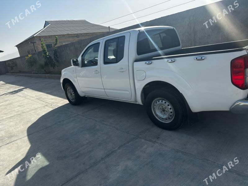 Nissan Navara 2011 - 129 000 TMT - Гёкдепе - img 1