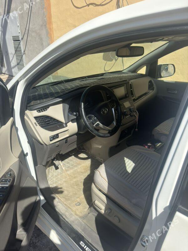 Toyota Sienna 2019 - 400 000 TMT - Туркменабат - img 1