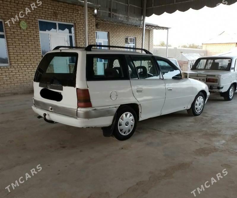 Opel Astra 1992 - 19 000 TMT - Мары - img 3