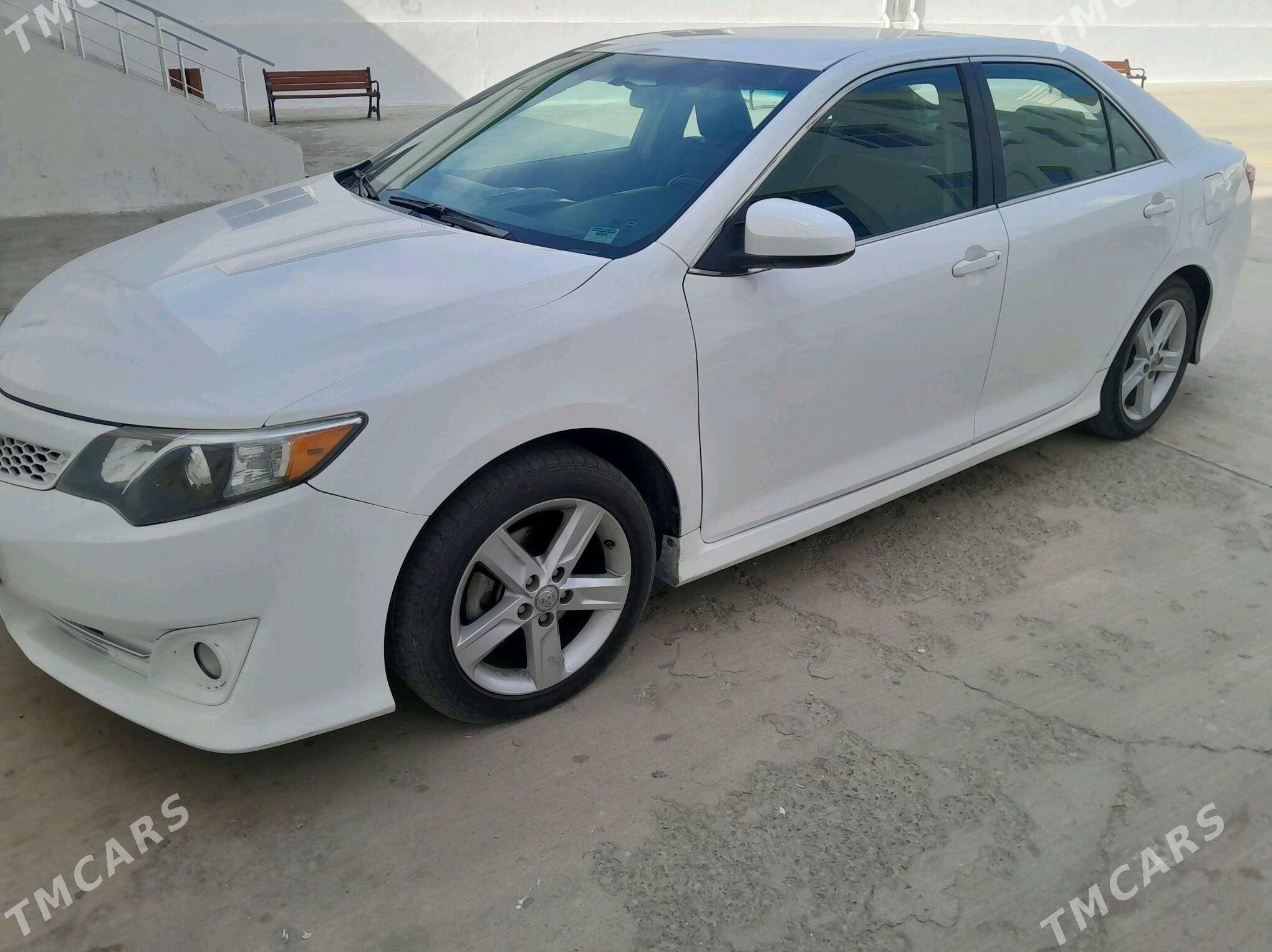 Toyota Camry 2014 - 240 000 TMT - Серахс - img 3