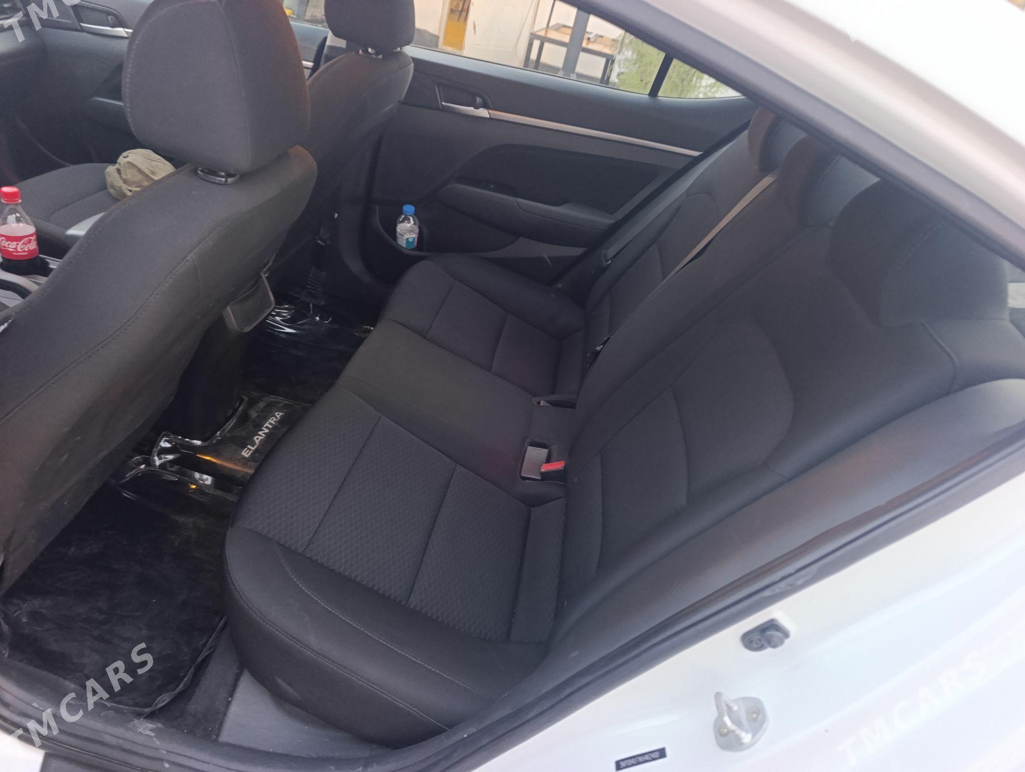 Hyundai Elantra 2019 - 205 000 TMT - 2 мкр - img 3
