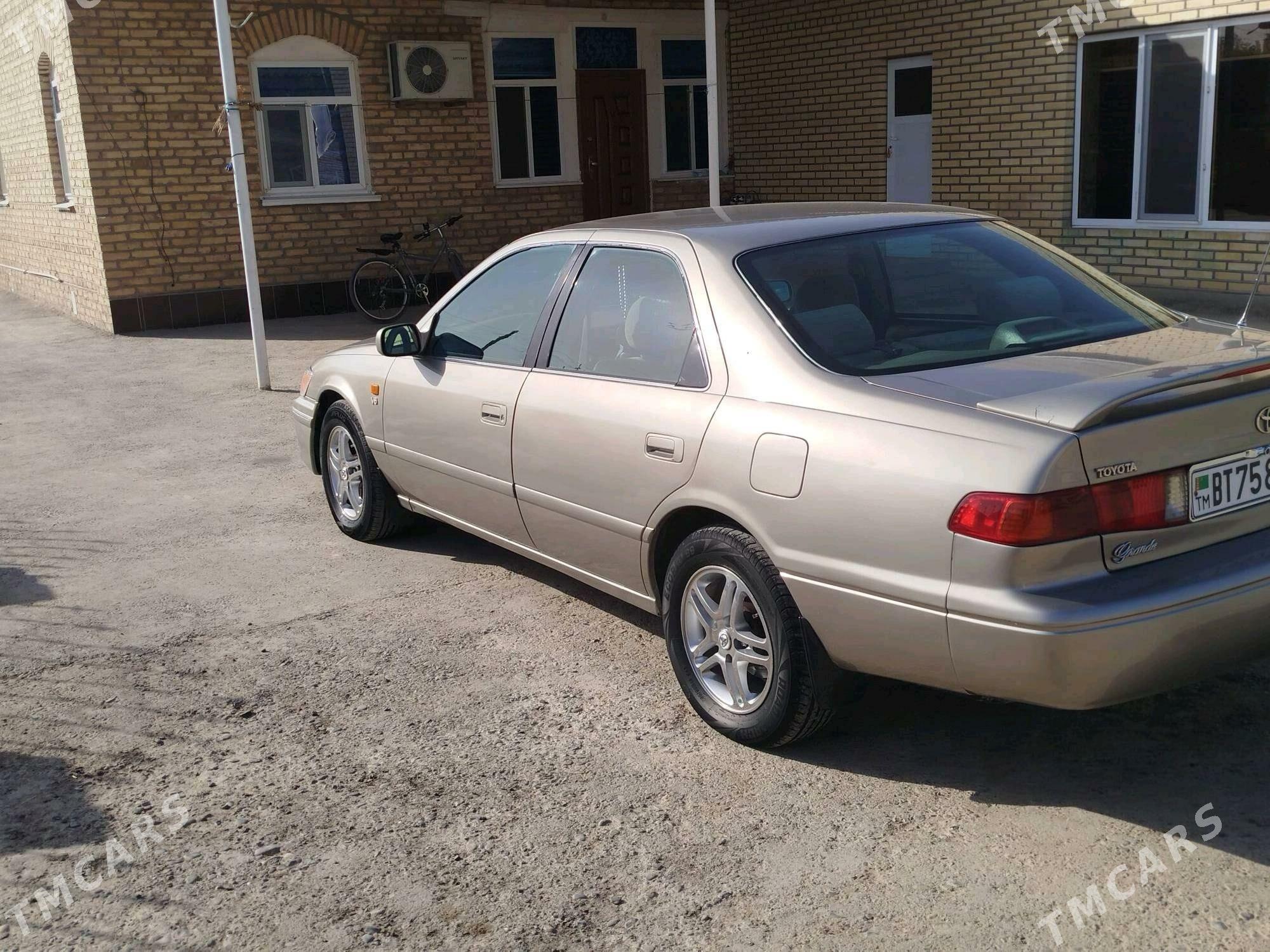 Toyota Camry 2000 - 150 000 TMT - Мары - img 5
