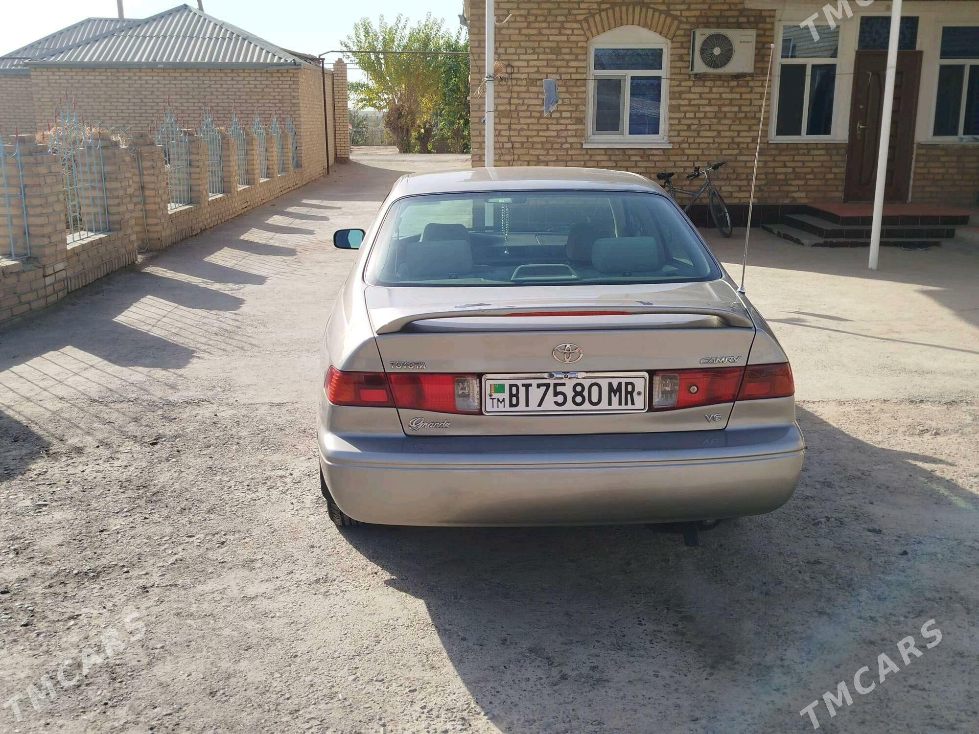 Toyota Camry 2000 - 150 000 TMT - Мары - img 6