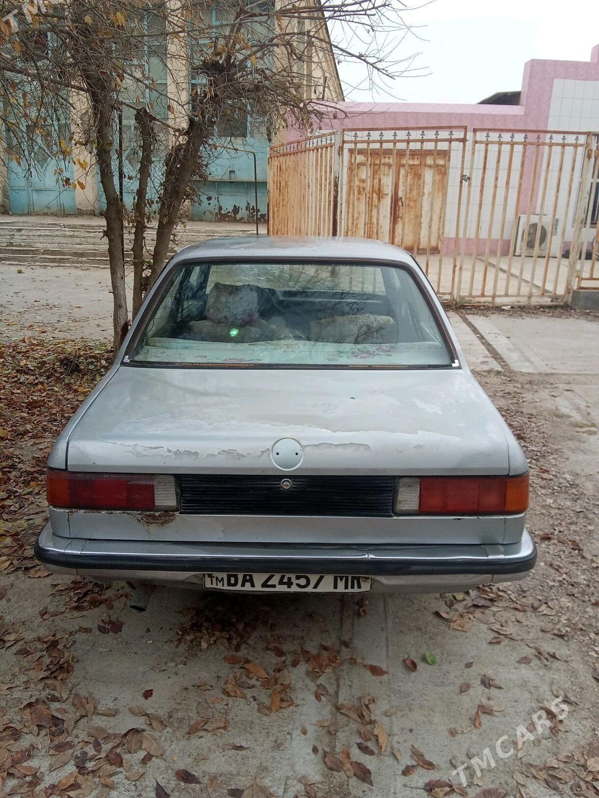 BMW 320 1981 - 11 000 TMT - Ýolöten - img 2