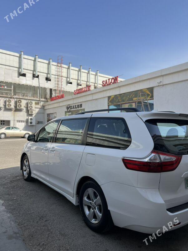 Toyota Sienna 2018 - 400 000 TMT - Мары - img 6