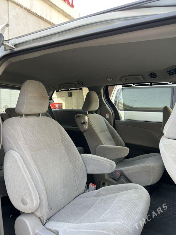 Toyota Sienna 2018 - 400 000 TMT - Мары - img 5