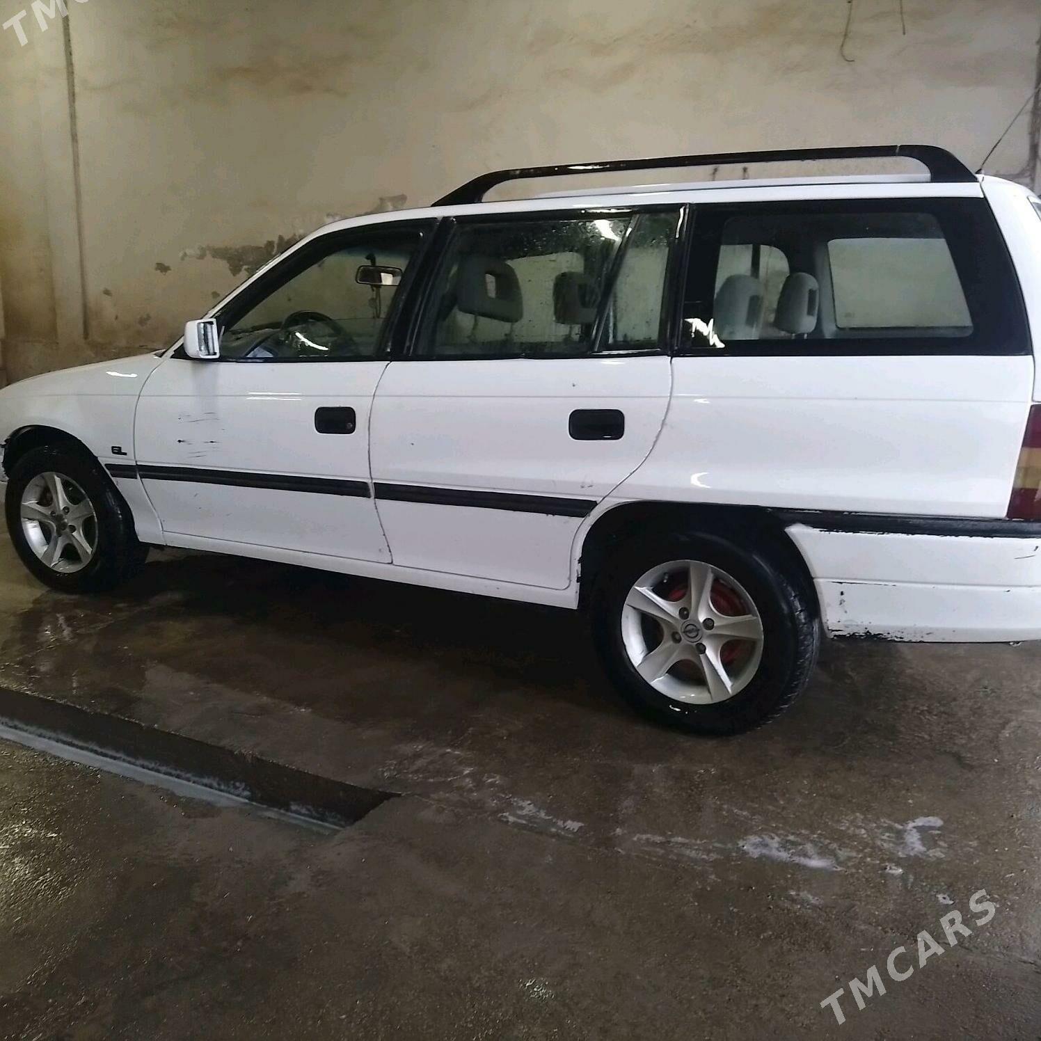 Opel Astra 1993 - 30 000 TMT - Векильбазар - img 1