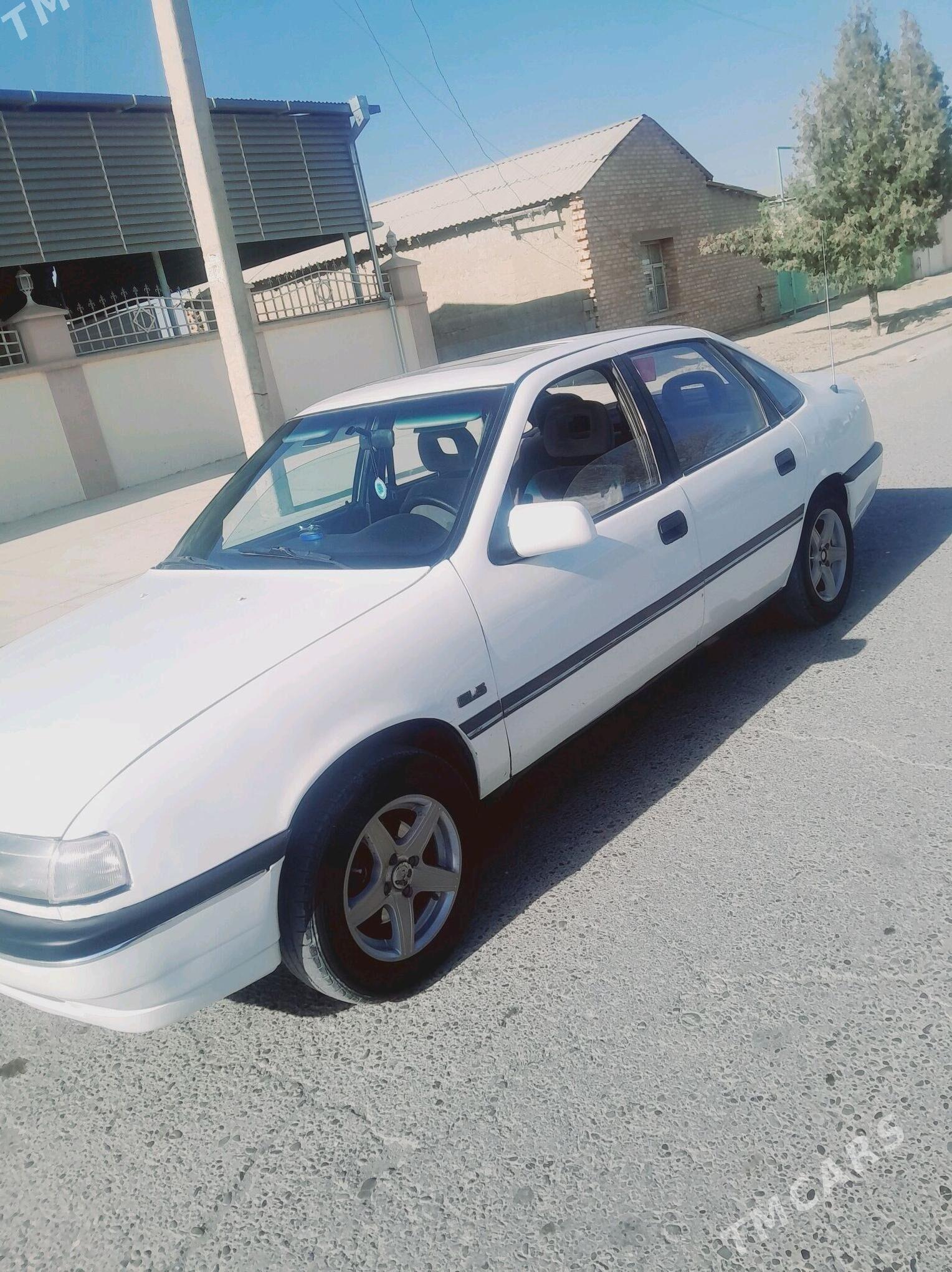 Opel Vectra 1989 - 35 000 TMT - Bäherden - img 3