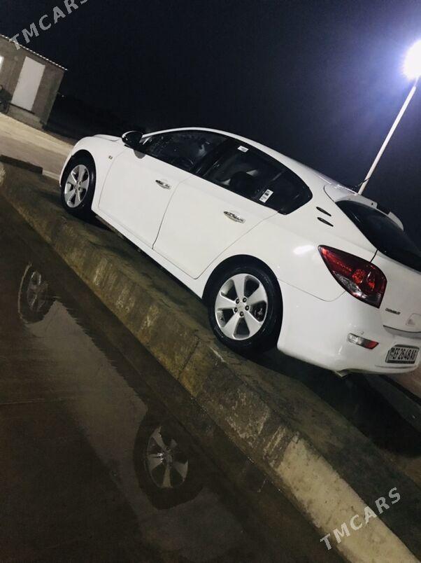 Chevrolet Cruze 2012 - 150 000 TMT - Тязе заман - img 2