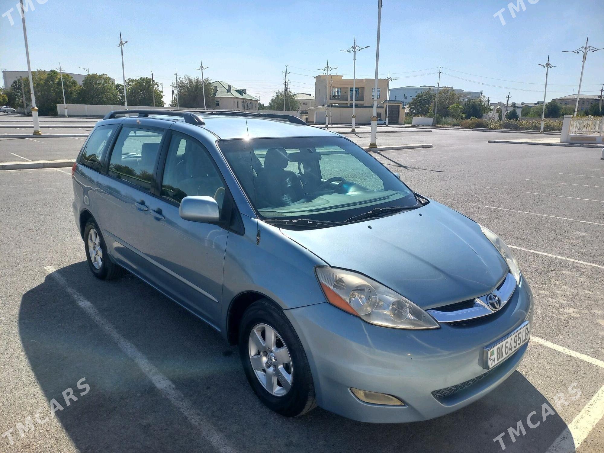 Toyota Sienna 2009 - 260 000 TMT - Туркменабат - img 3