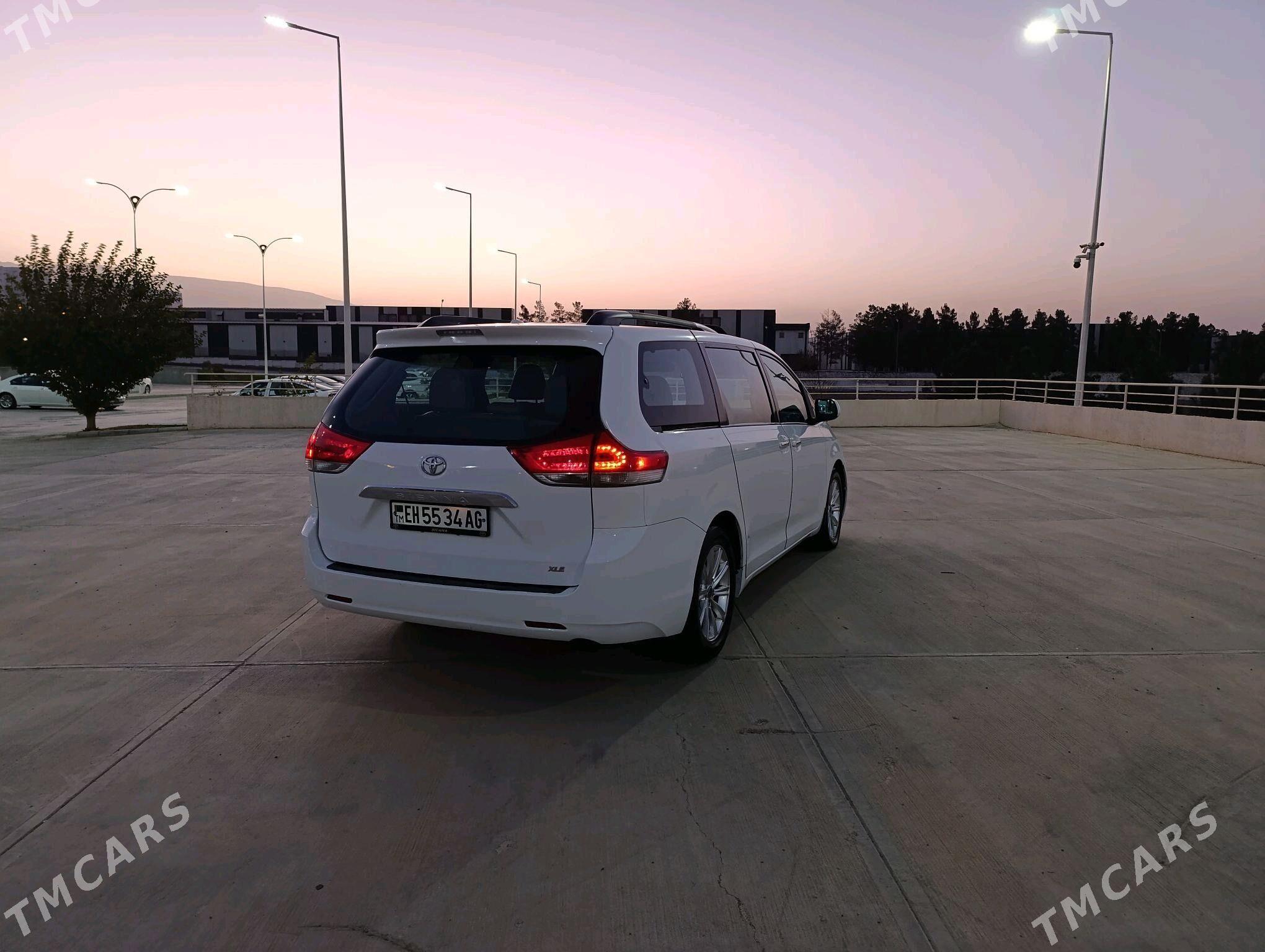 Toyota Sienna 2011 - 292 000 TMT - Ашхабад - img 7