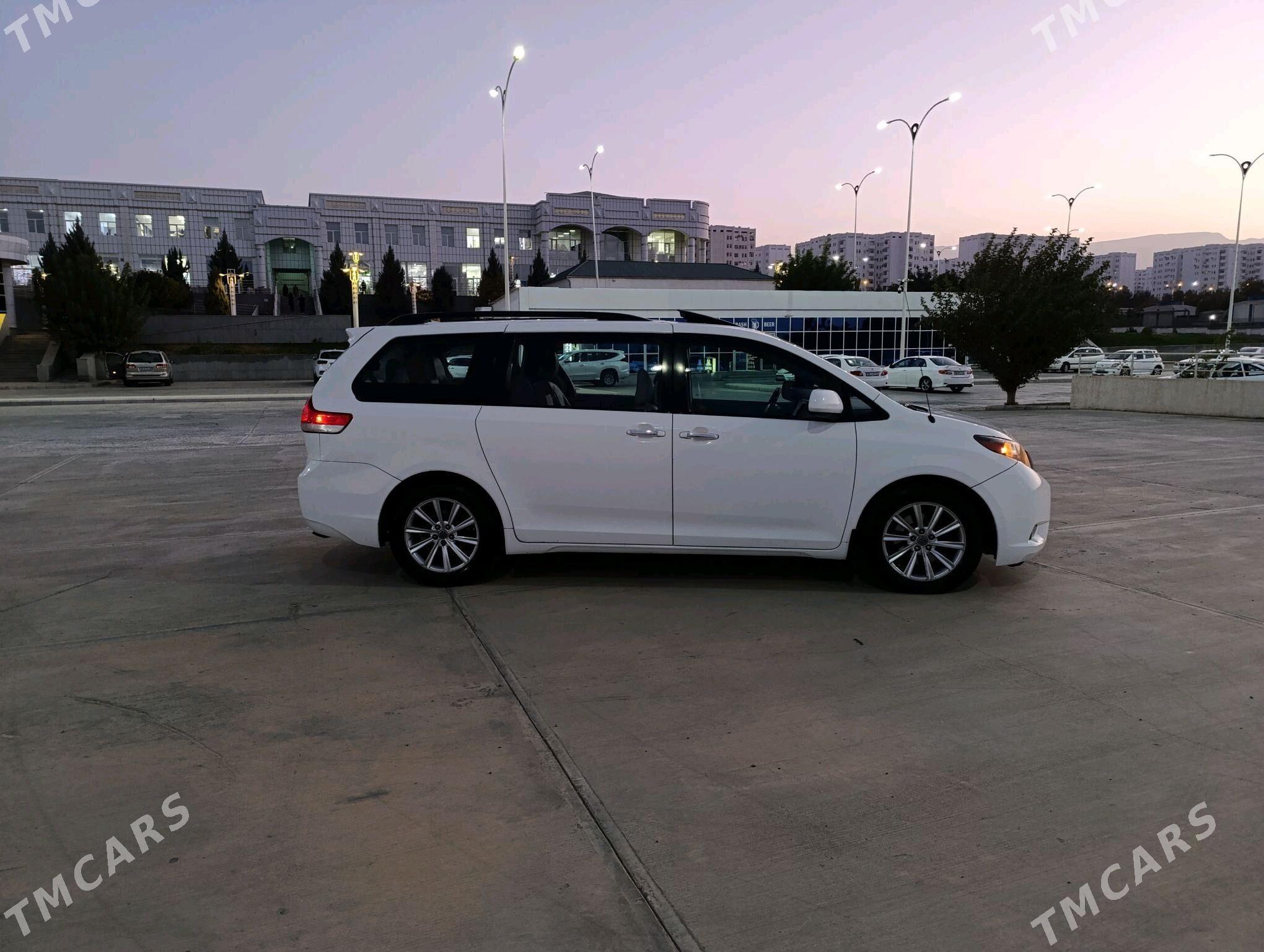 Toyota Sienna 2011 - 292 000 TMT - Ашхабад - img 5