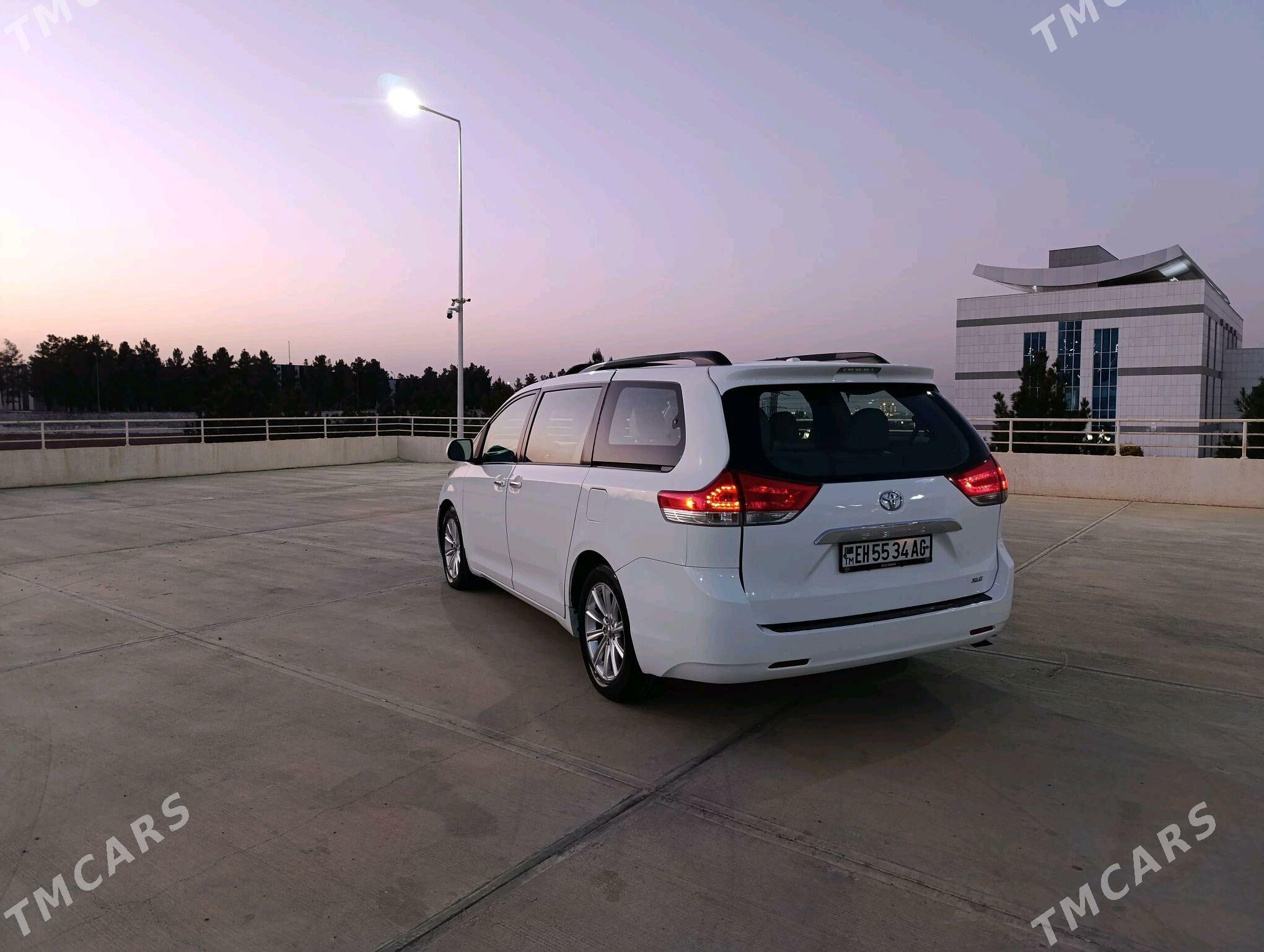 Toyota Sienna 2011 - 292 000 TMT - Ашхабад - img 3