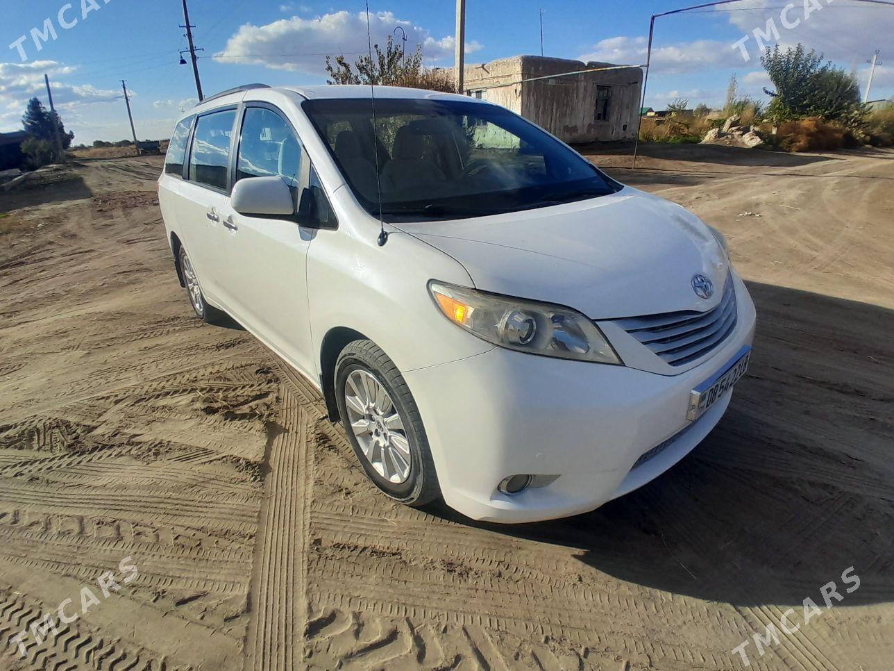 Toyota Sienna 2012 - 320 000 TMT - Фарап - img 2